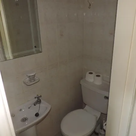 Gleeson's Restaurant & 3*