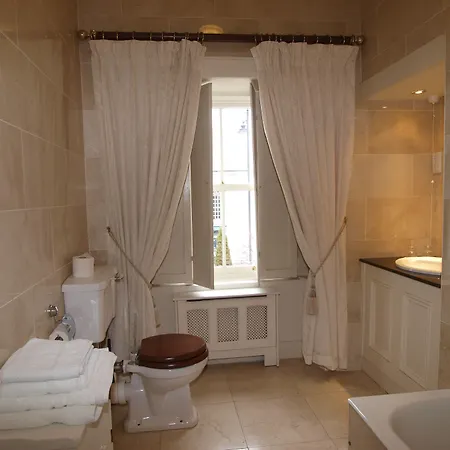 Gleeson's Restaurant & 3*