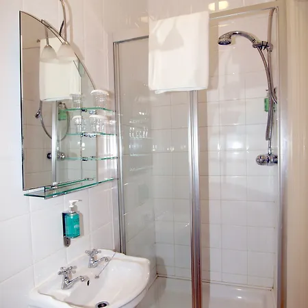 Gleeson's Restaurant & 3*