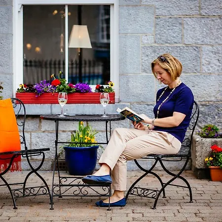 Gleeson's Restaurant &